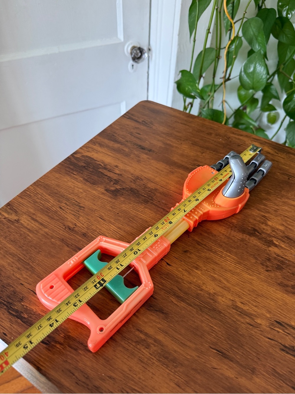 Orange Extendable Toy Grabber Reach Tool - Unknown Brand - Picture 8 of 8